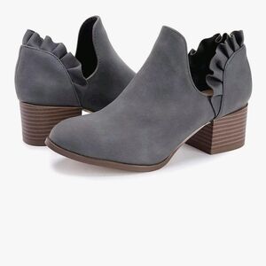 Womens gray shoes size 9